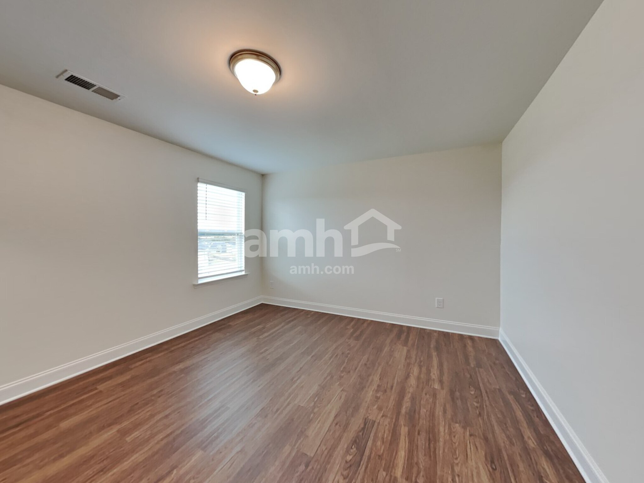 Building Photo - 153 Larragan Dr