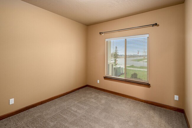 Building Photo - Great Location, Single Family Home, CDA, Pet Friendly