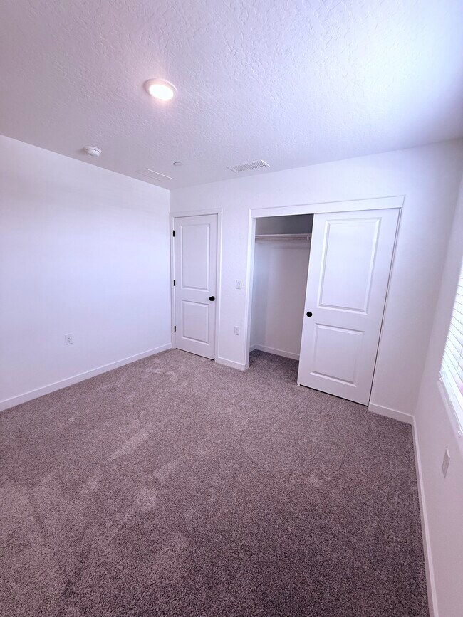 Building Photo - 6461 W Austin Wy