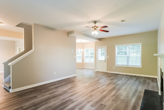 Building Photo - 900 Terrace Mill Dr