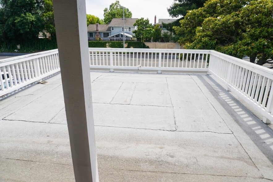 Large deck of primary - this has been redone recently - 929 Reed Ave