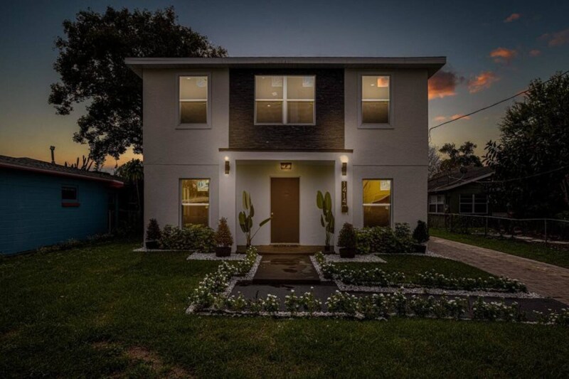 Building Photo - 1414 E Harding St