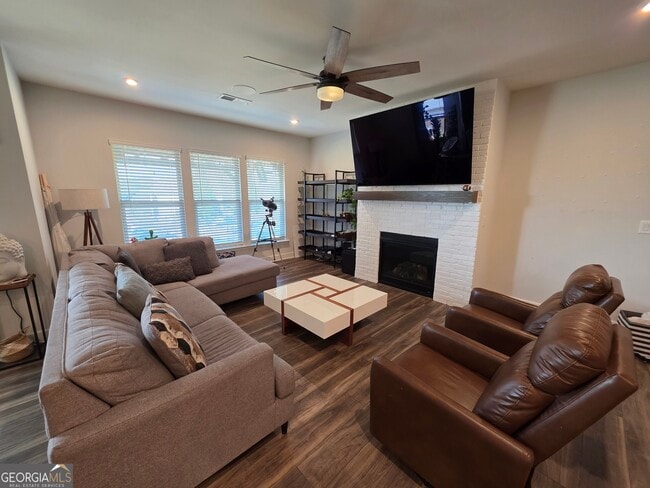 Building Photo - 207 Randall Dr