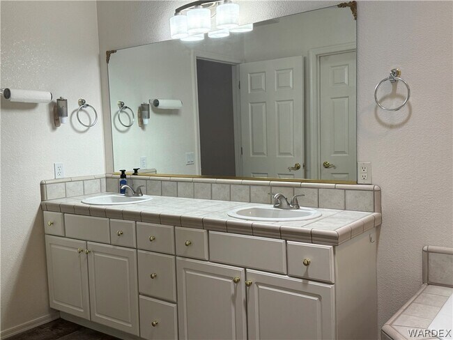 Building Photo - 1253 Lause Rd