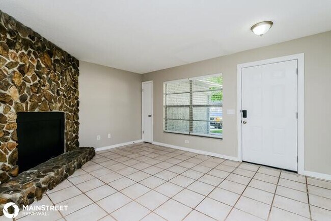 Building Photo - 1130 FOXWOOD DR, LUTZ, FL 33549
