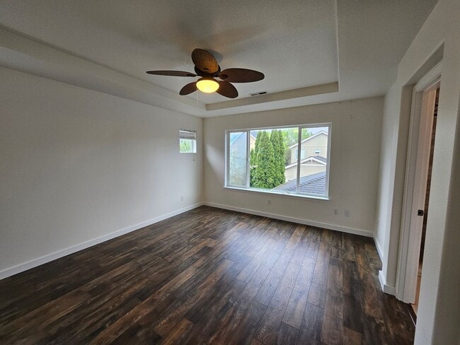 Building Photo - Modern 3 Bedroom, 2.5 Bath Home in Hillsboro with Granite Countertops and 2 Car Garage!