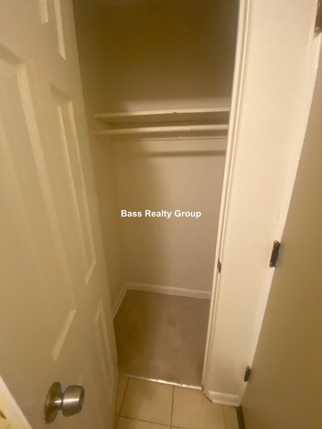 Building Photo - 810 Seward St