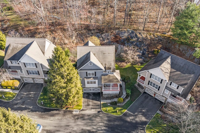 Building Photo - 4 Woods Way