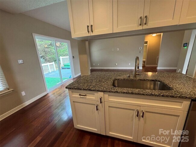 Building Photo - 3802 Cassidy Dr
