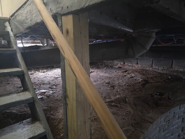 Building Photo - *PENDING* Recently Remodeled 2-Bedroom, 2-Bathroom Home – $1,100/Month - Accepting Section 8