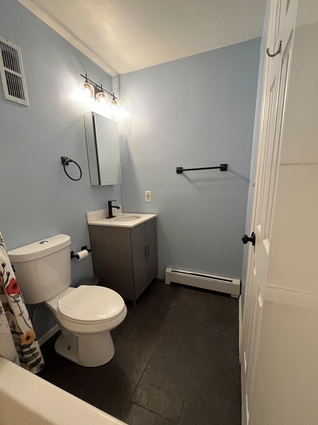 Second Full Bathroom - 1830 22nd St