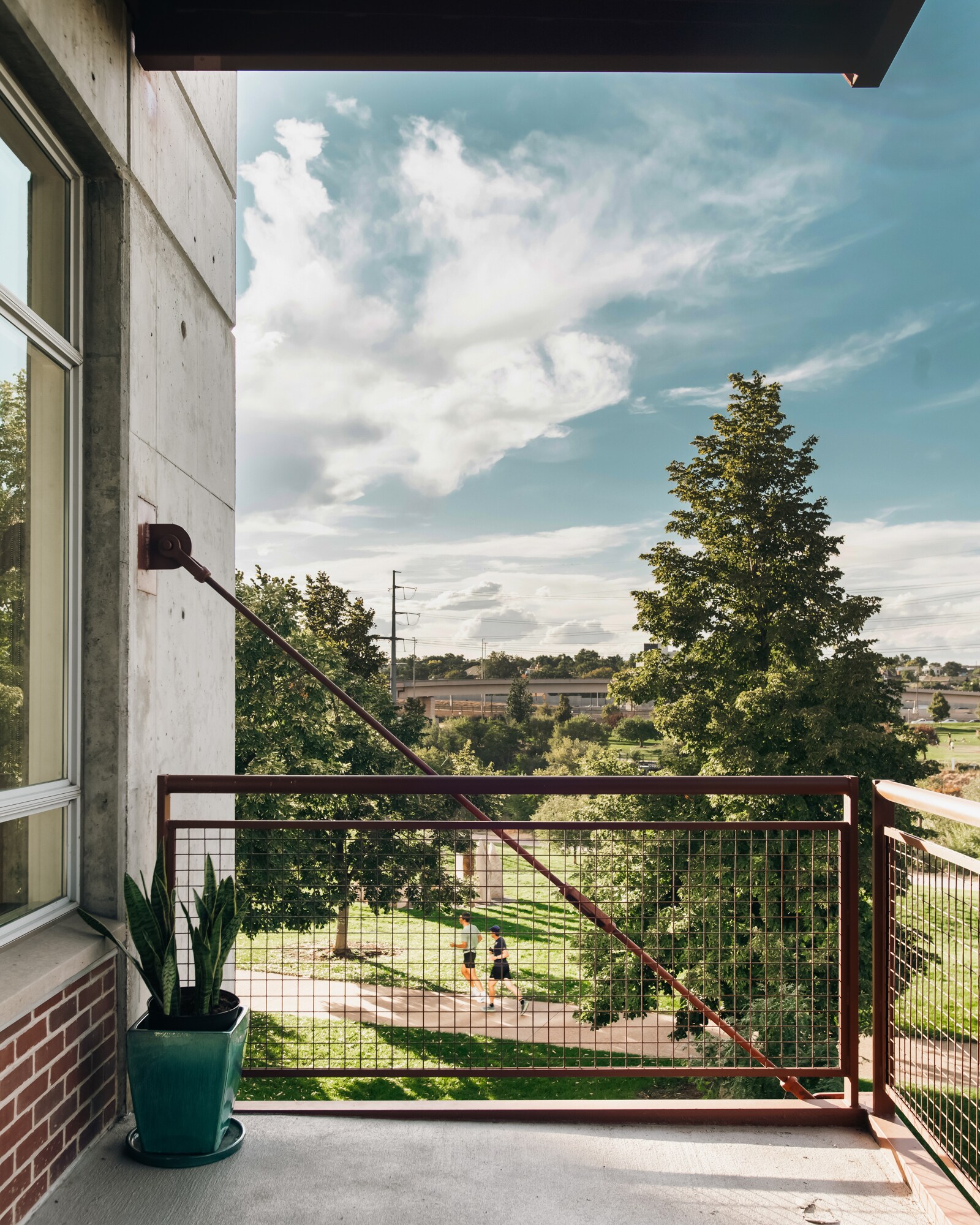 Building Photo - 2000 Little Raven St