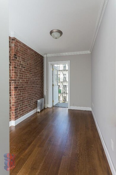 Building Photo - 437 W 53rd St