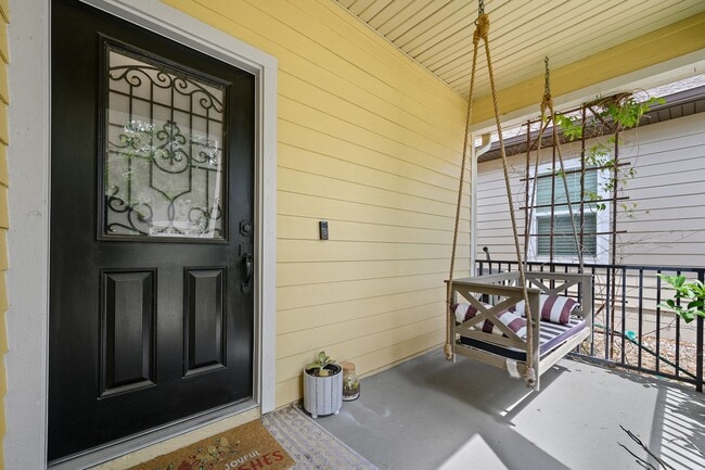 Building Photo - Optimal Location in Northwest Gainesville: South Point Neighborhood Living