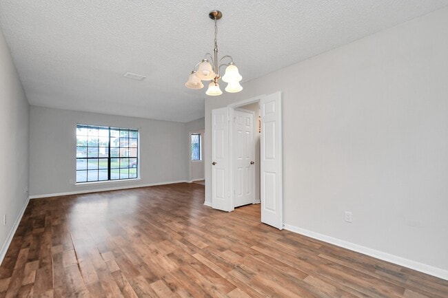 Building Photo - 8823 High Haven Dr
