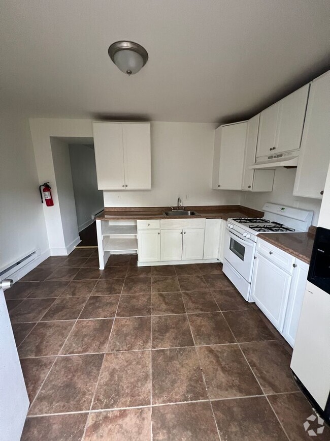 Building Photo - Beautiful 3 Bedroom House