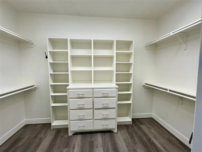 Building Photo - 11315 Alcott Dr