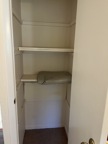 Building Photo - 1525 SE 25th St