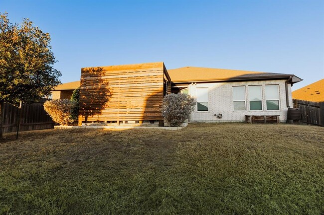 Building Photo - 808 Karst Cv