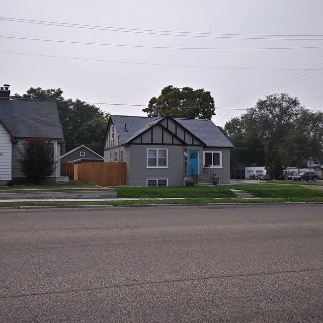 Primary Photo - Incredible Location In Caldwell