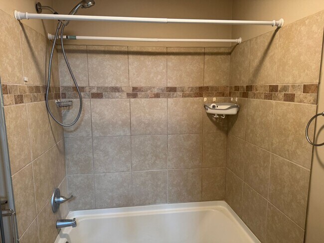 Building Photo - 2102-2104 Messanie St.