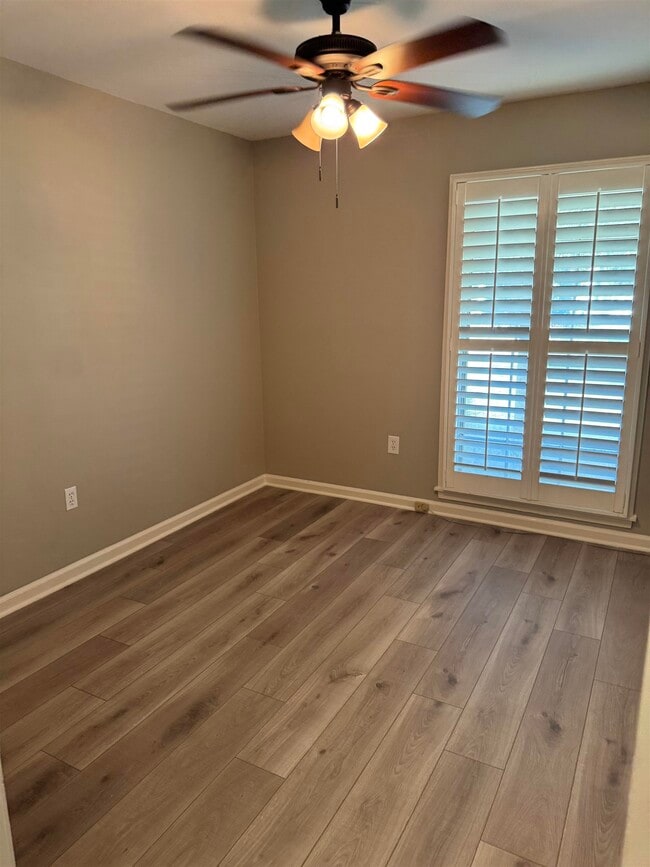 Building Photo - 7145 Claiborne Dr