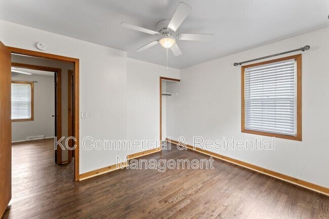 Building Photo - 7809 NE San Rafael Dr