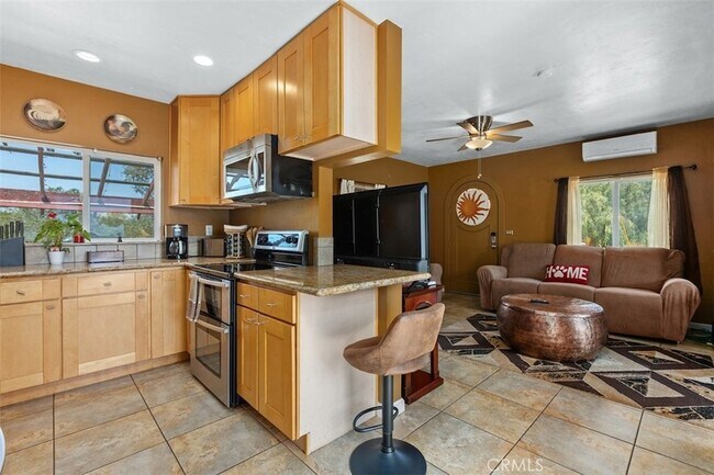 Building Photo - 1716 Cedar St