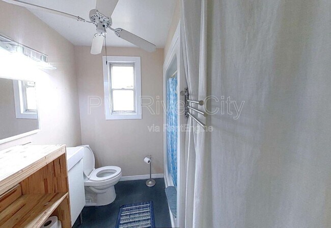 Building Photo - 1543 Peachtree Cir N