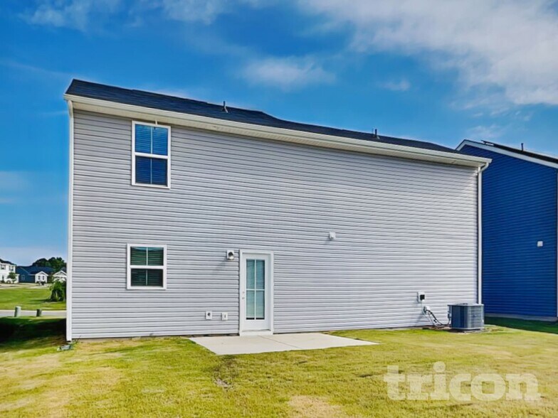Building Photo - 104 Cavesson Ave