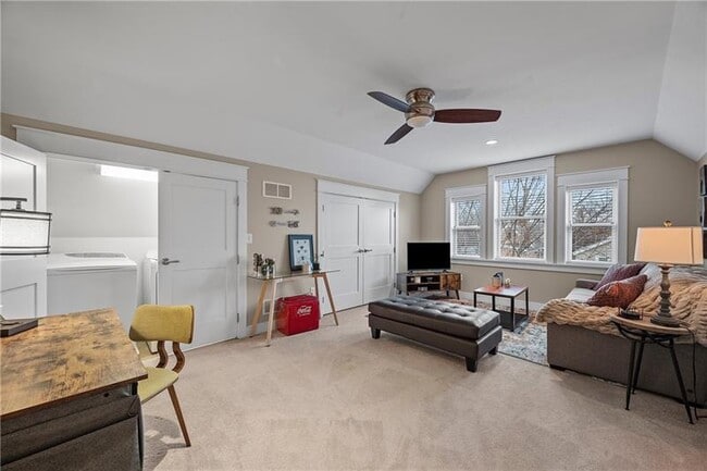 Building Photo - 706 Ivy St