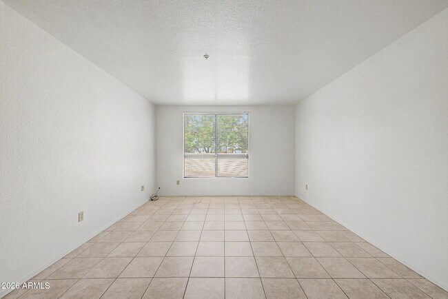 Building Photo - 16033 N 25th St