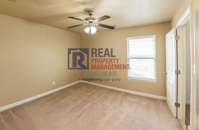 Building Photo - 905 Dart Ct