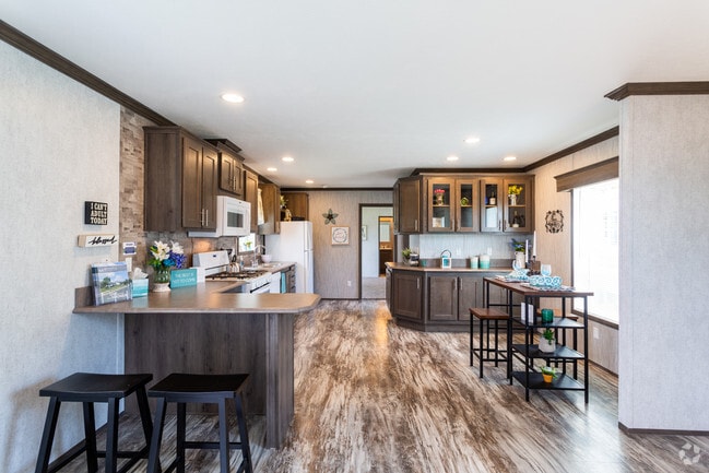 Kitchen and Dining Area - Heather Highlands