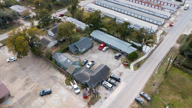 Building Photo - 13928 Bandera St