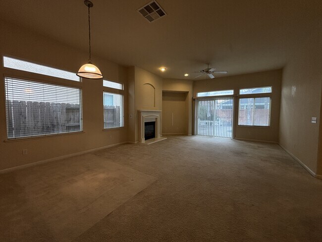 Building Photo - 5513 Goldseive Dr