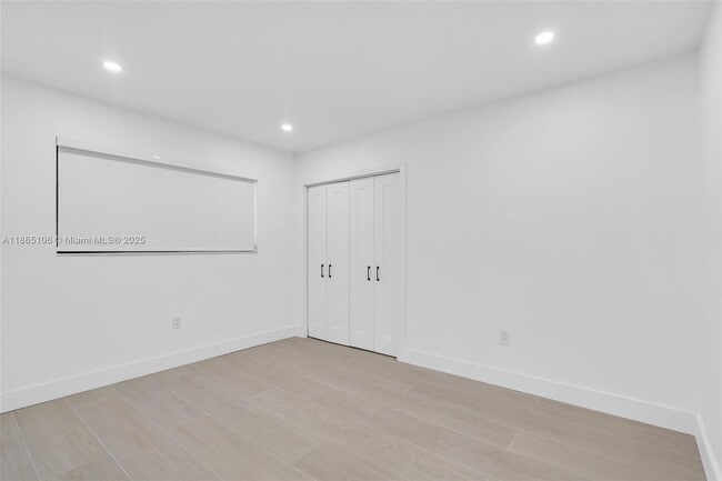 Building Photo - 1293 SW 22nd Ave