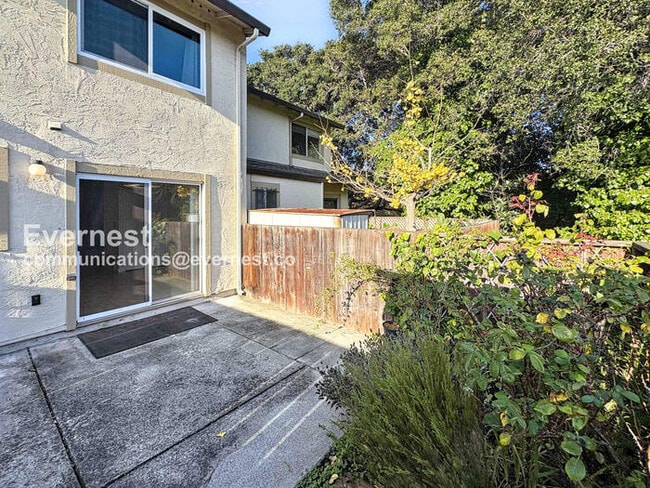 Building Photo - 1844 Tesoro Ct