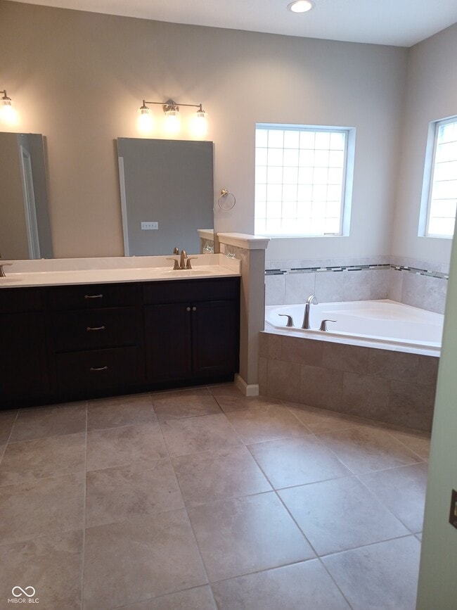 Building Photo - 818 Bluegrass Trail