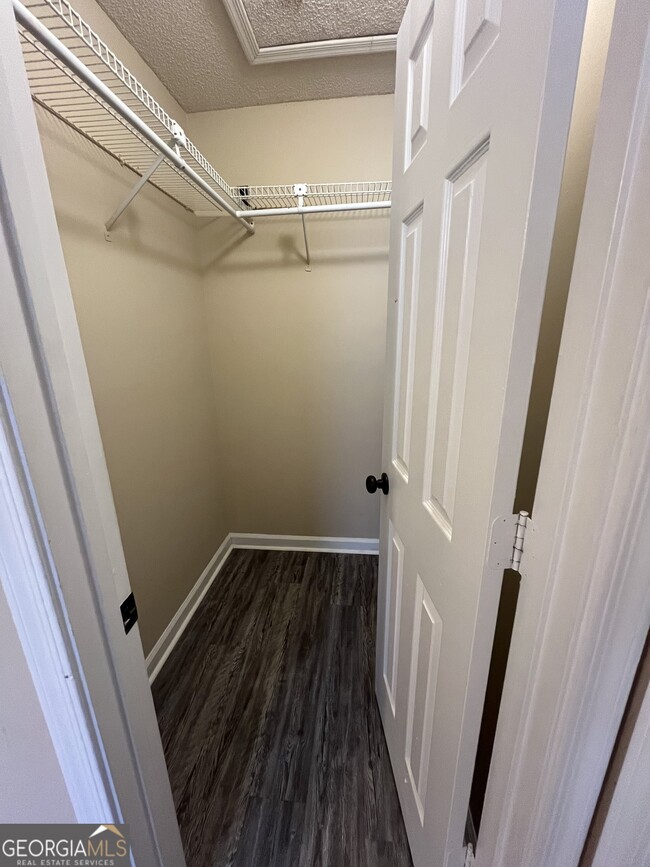 Building Photo - 411 Baltic Ct