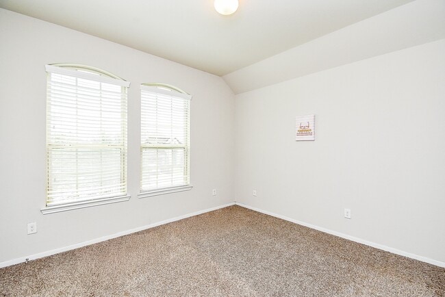 Building Photo - 13906 Manobrook Ct