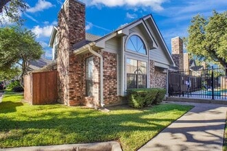 Building Photo - 449 Harris St