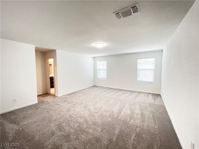 Building Photo - 7012 Sylmar Ave