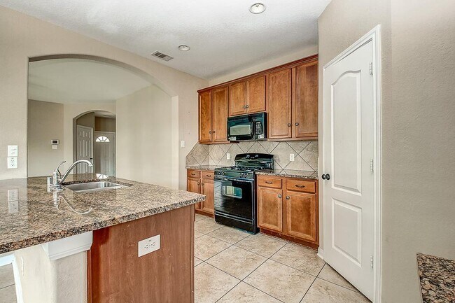 Building Photo - 27014 Henson Falls Dr