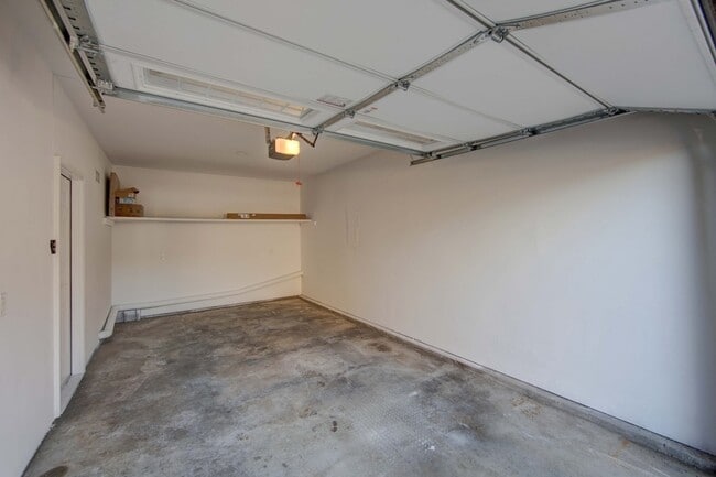 Building Photo - 1129 W Main St