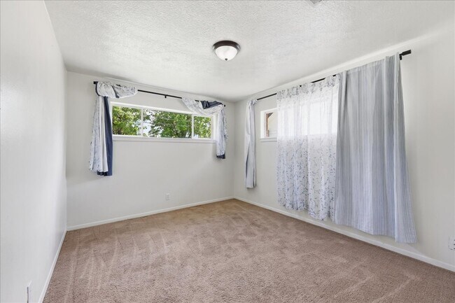 Building Photo - 118 8th Ave