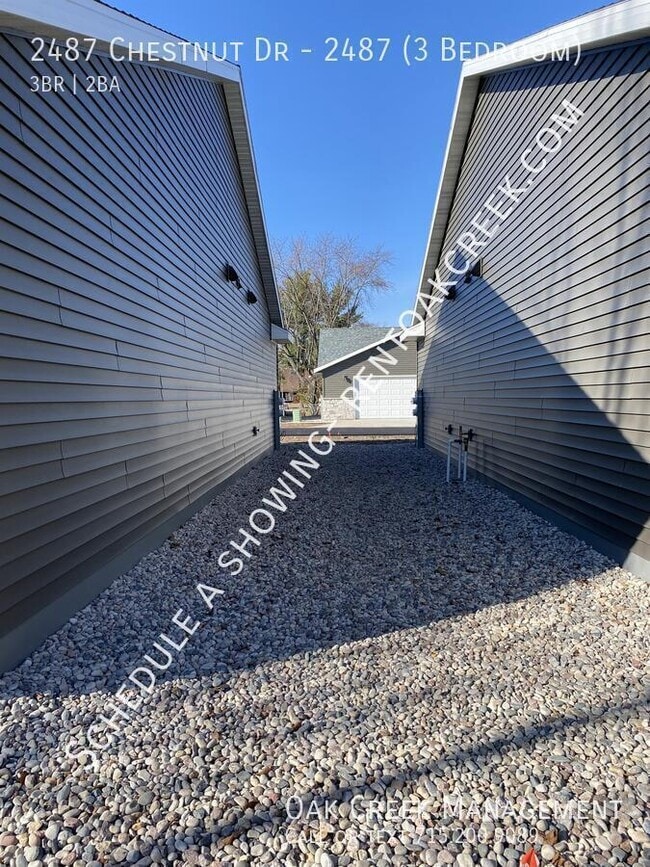 Building Photo - 2487 Chestnut Dr