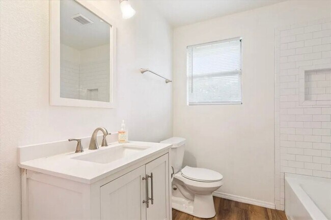 Building Photo - 316 Cranbrook Dr