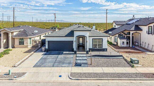 Building Photo - We have a beautiful home fully furnished with 4 bedroom-2 baths