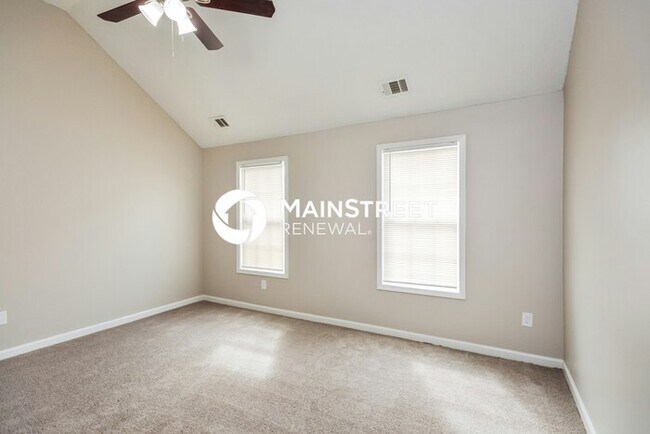 Building Photo - 4 Bedroom Pet-Friendly Home in Lithonia, GA with Main Street Renewal
